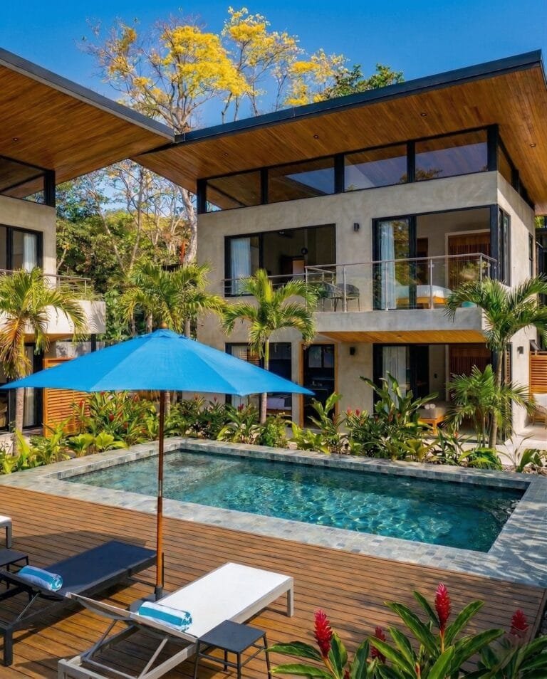 Perico - one-bedroom apartment on the pool deck