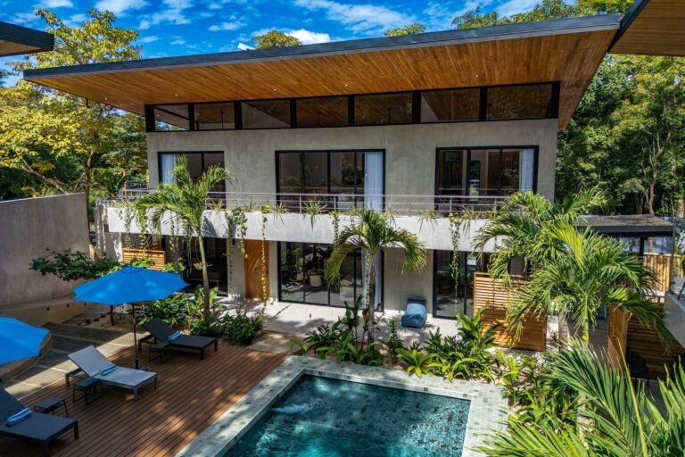 Tucan - two-bedroom apartment, treetop upper floor